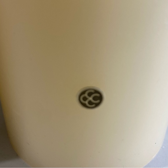 Set of 2 PartyLite Pillar Ivory Vanilla Scented Candles - Picture 3 of 6